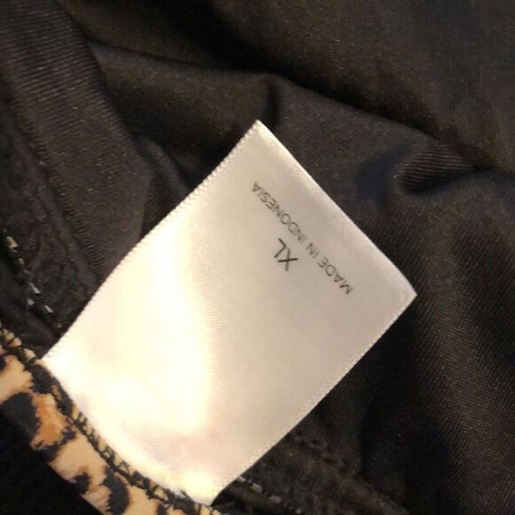 Leopard Print Contrast Trim Stretch Plunged Cut Out One-Piece Swimsuit XL NWT - Picture 5 of 9